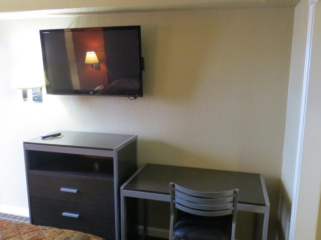 Economy Inn Austin Room photo