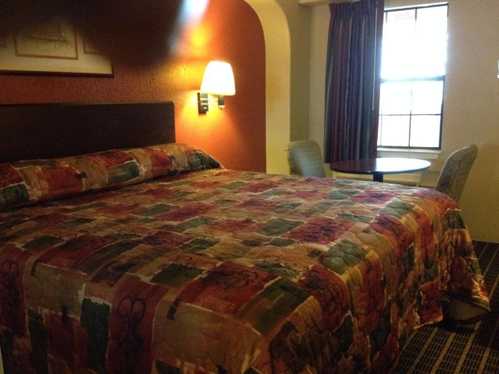 Economy Inn Austin Room photo